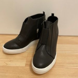 Black Wedges Mia Size 8